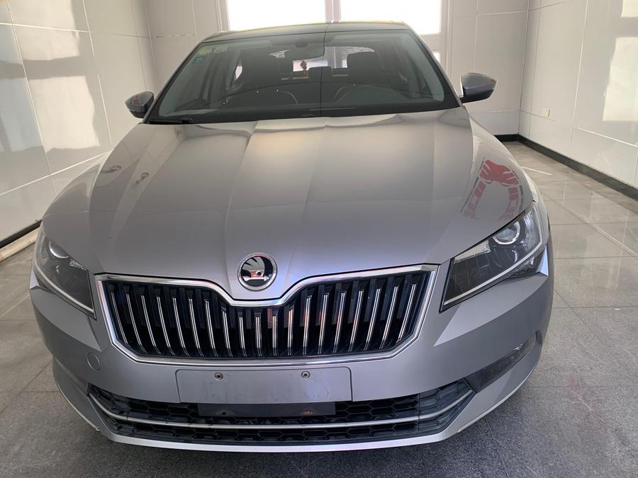 r1015073-skoda-superb-2017_0