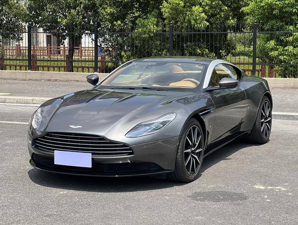 r1015117-aston-martin-db11-2017_0
