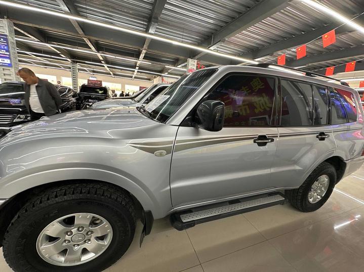 r1015124-mitsubishi-pajero-2007_0