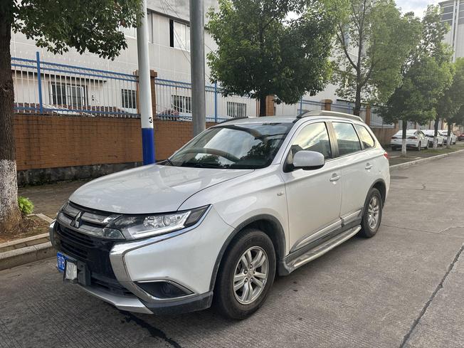 r1015136-mitsubishi-asx-2016_0