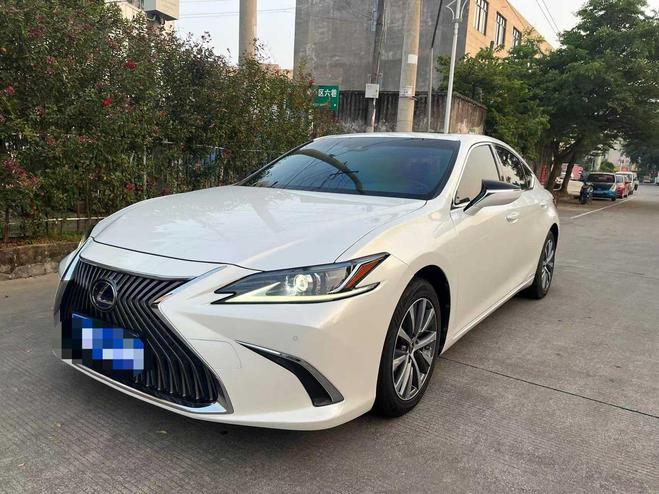 r1015141-lexus-es-2020_0