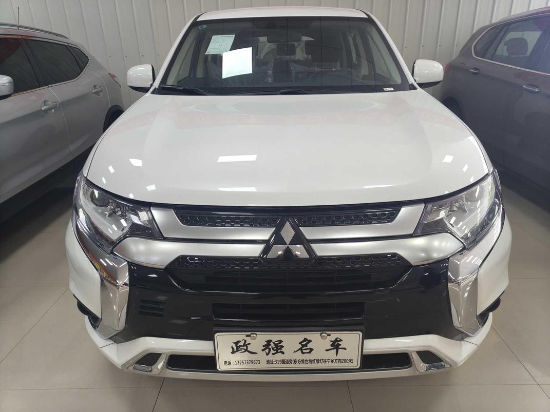 r1015178-mitsubishi-outlander-2023_0
