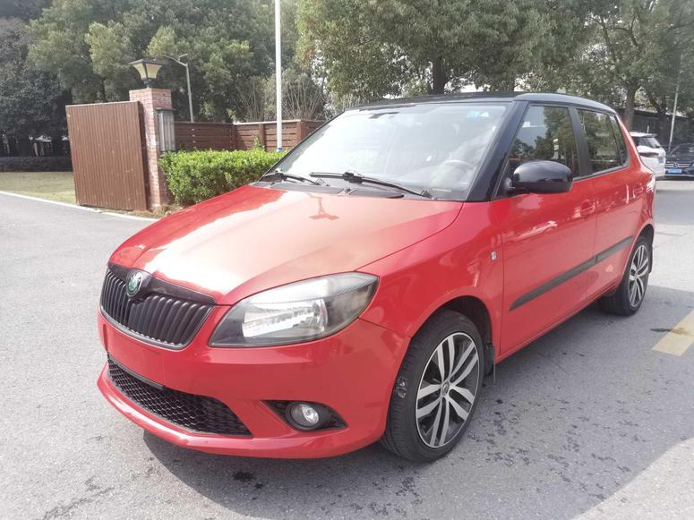 r1015275-skoda-fabia-2013_0