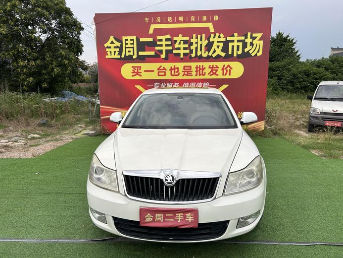 r1015483-skoda-octavia-2014_0