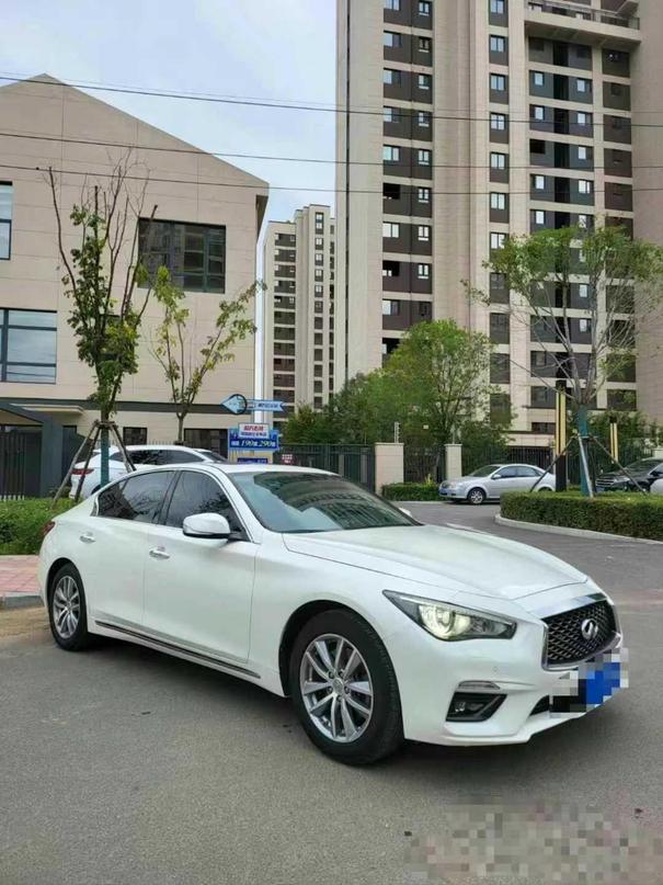 r1015500-infiniti-q50l-2018_0