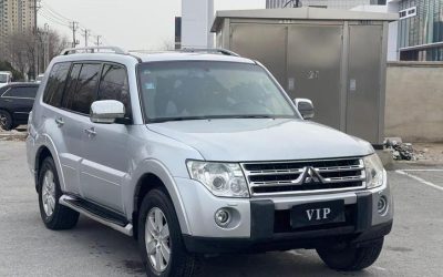 r1015504-mitsubishi-pajero-2011_0
