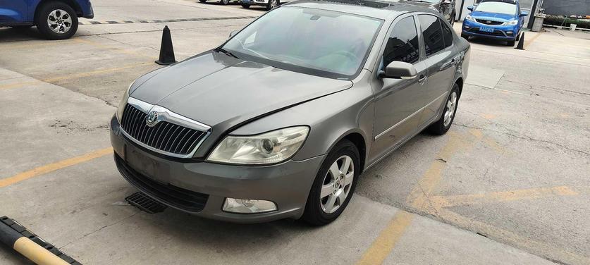 r1015516-skoda-octavia-2012_0