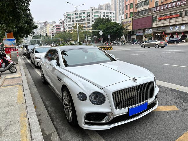 r1015677-bentley-flying-spur-2020_0