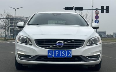 r1015686-volvo-v60-2015_0