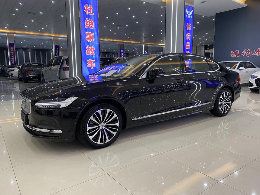 r1015798-volvo-s90-2024_0