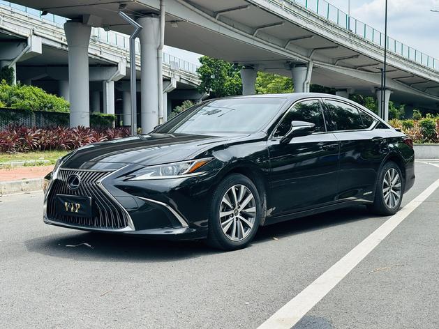 r1015868-lexus-es-2020_0