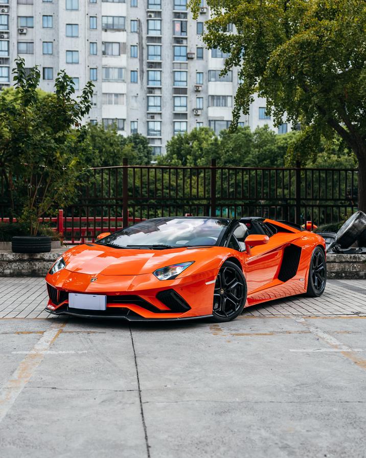 r1015882-lamborghini-aventador-2015_0