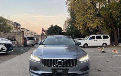 r1015917-volvo-s90-2018_0