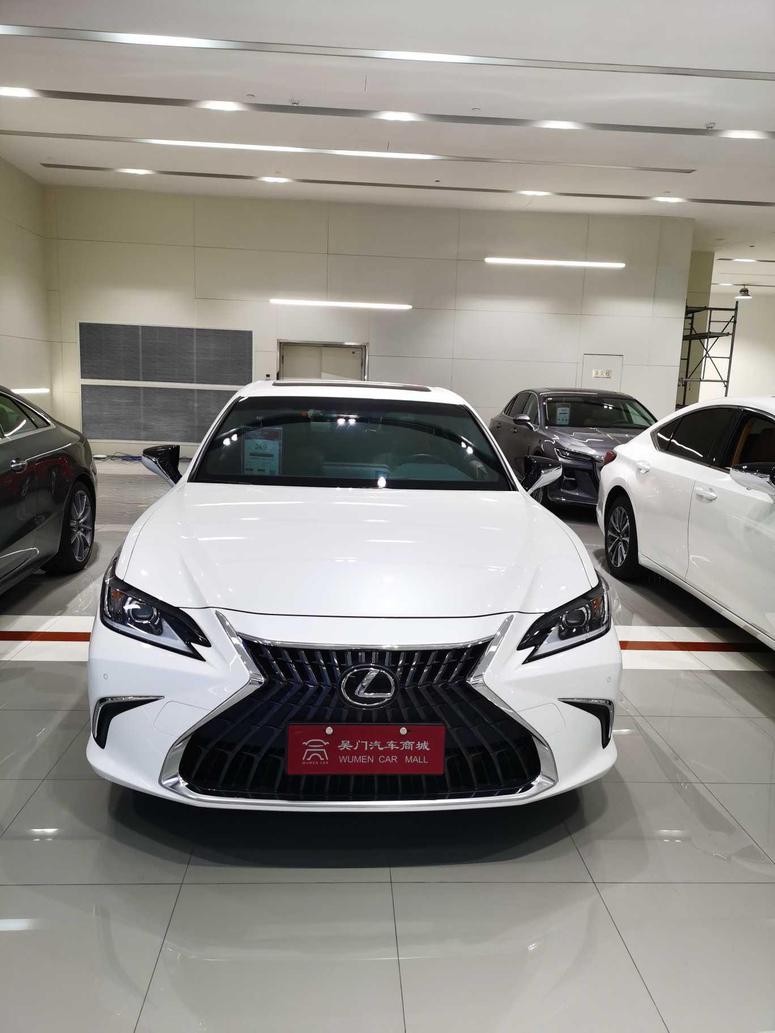 r1015935-lexus-es-2022_0