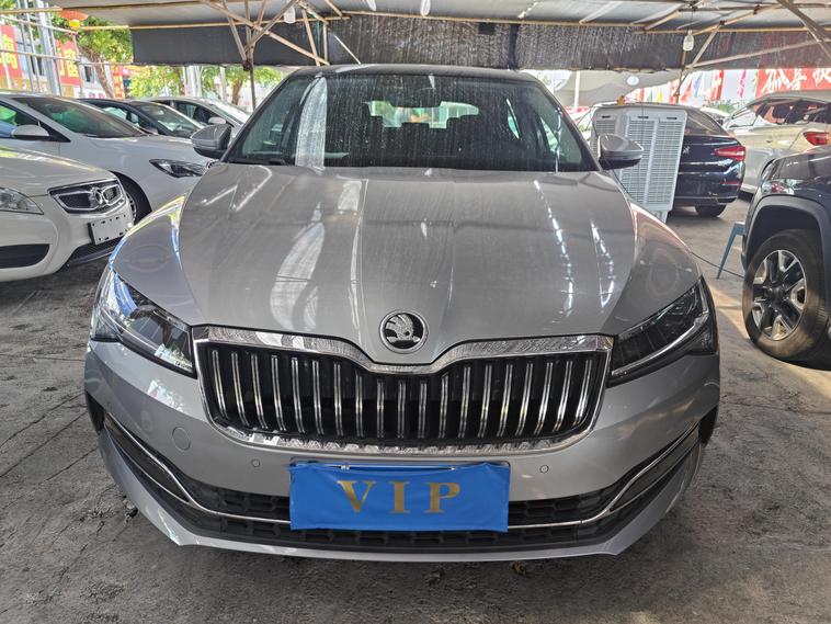 r1015937-skoda-superb-2019_0