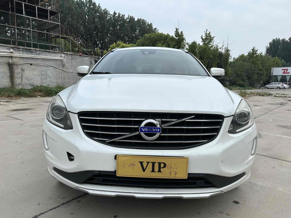 r1015983-volvo-xc60-2014_0