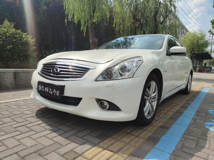 r1015999-infiniti-g-series-2014_0