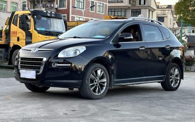 r1016012-luxgen-u7-suv-2012_0