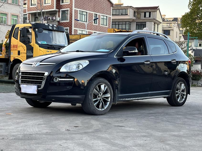 r1016012-luxgen-u7-suv-2012_0