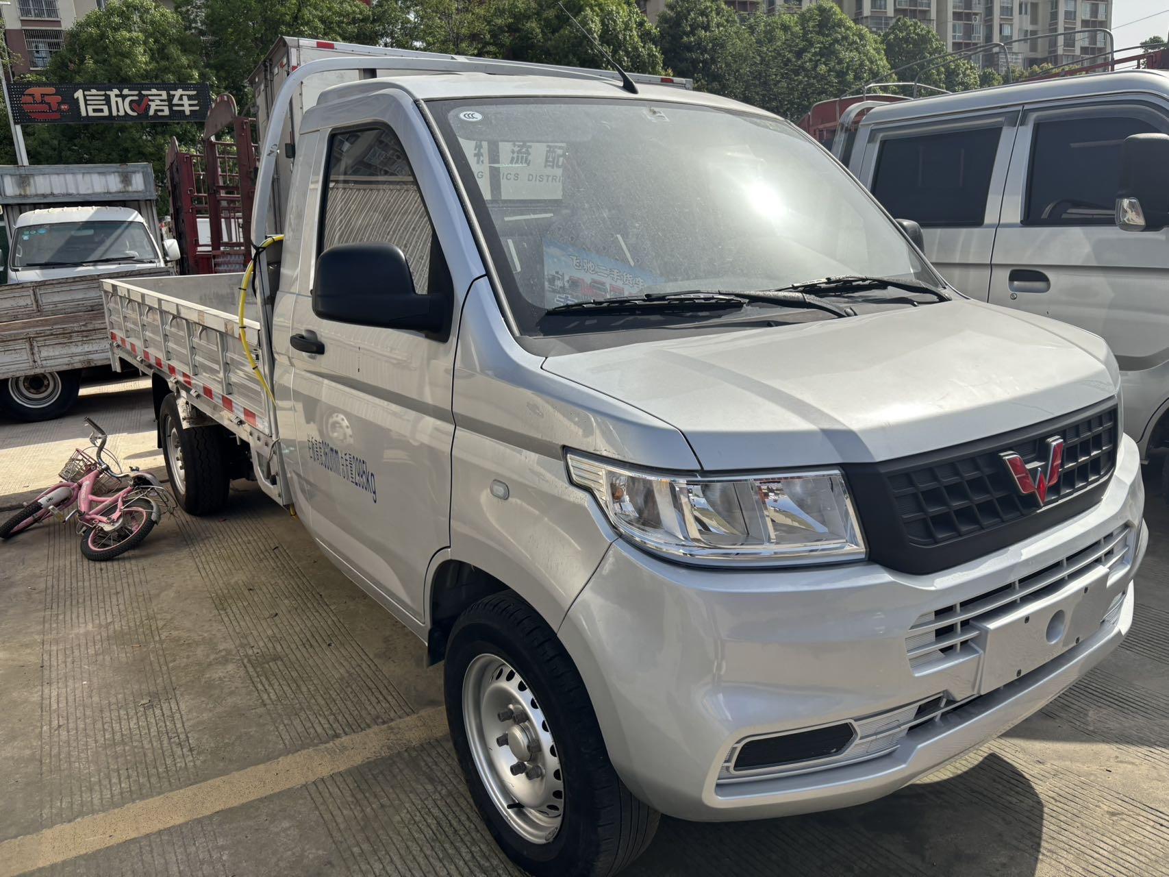r210598-wuling-rongguang-new-card-2023_1