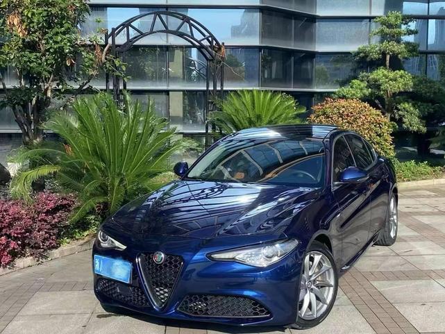 r217978-alfa-romeo-giulia-2018_0