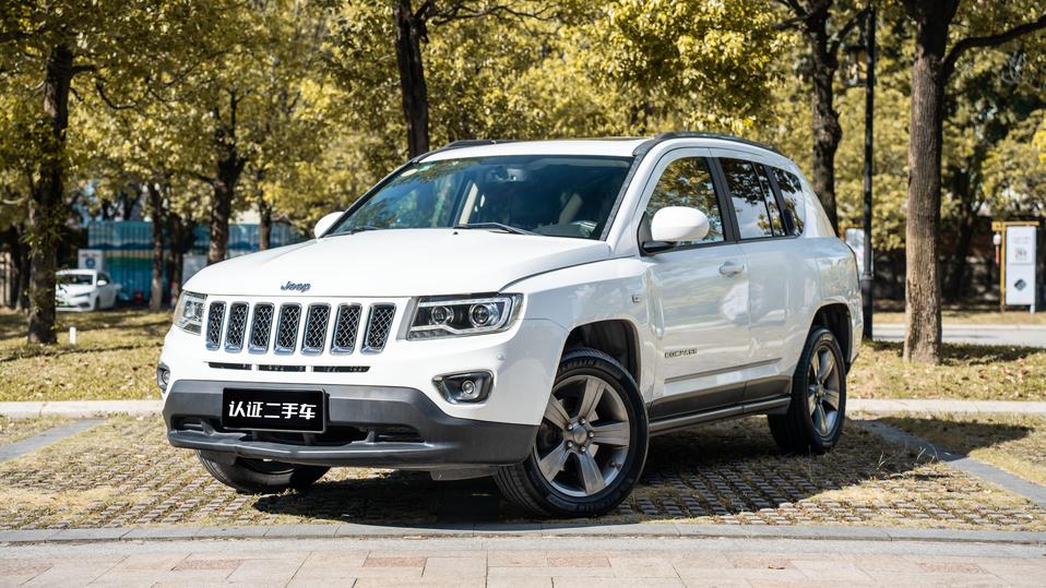r219706-jeep-compass-2015_0