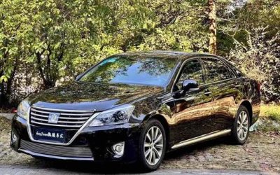 r1013260-toyota-crown-2014_0