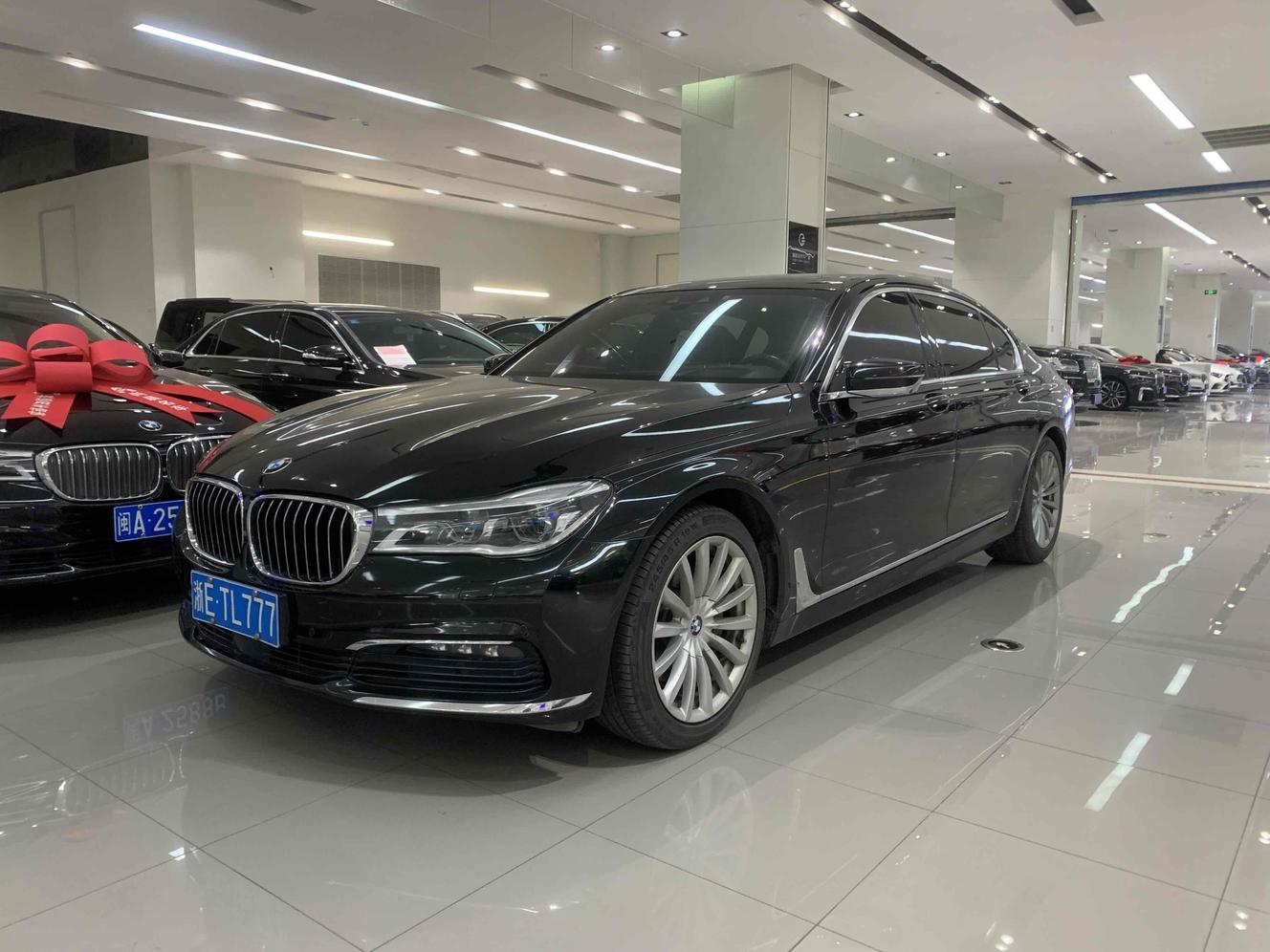 r1013516-bmw-7-series-2016_0
