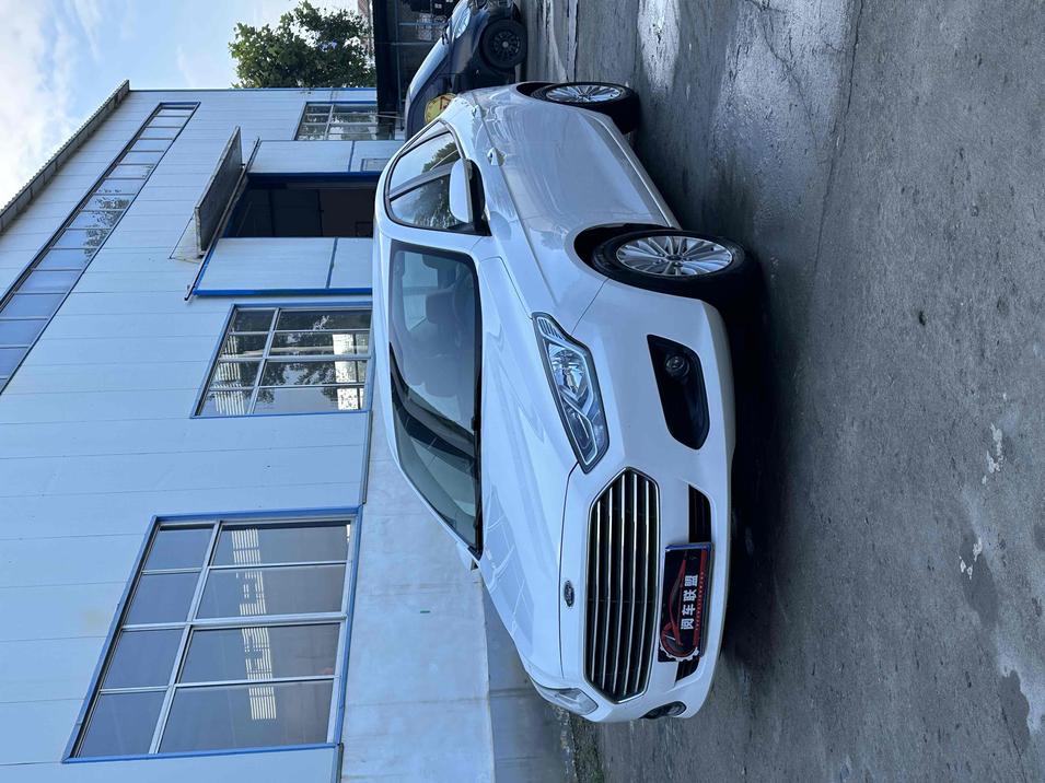 r1013517-ford-escort-2014_0