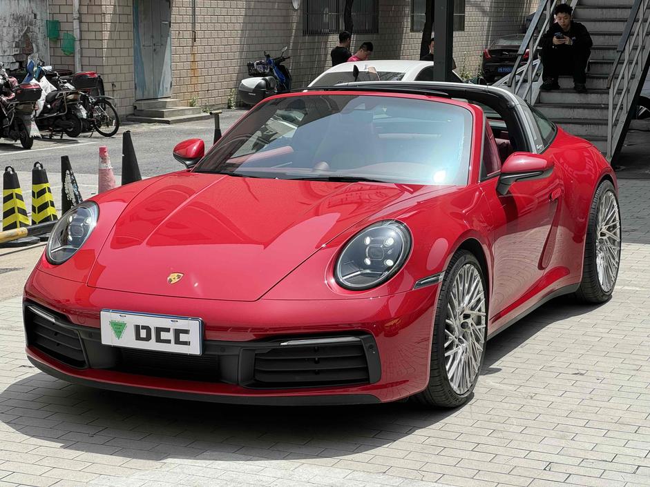r1013711-porsche-911-2021_0