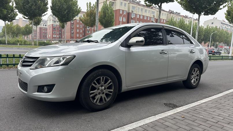 r1013861-zotye-z300-2015_0