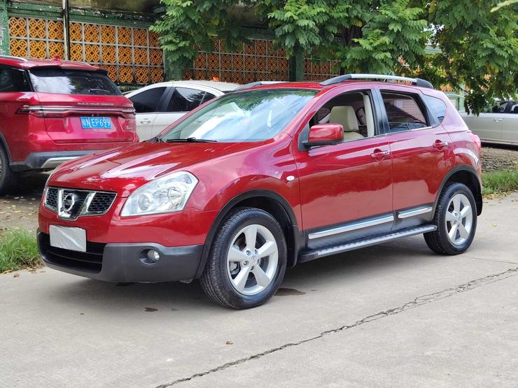r1014069-nissan-qashqai-2013_0