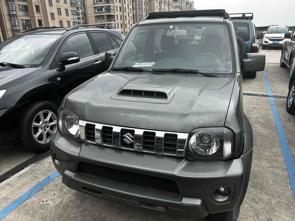 r1014095-suzuki-jimny-2016_0