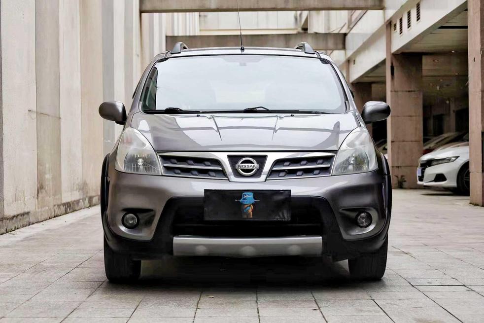 r1014099-nissan-livina-2012_0