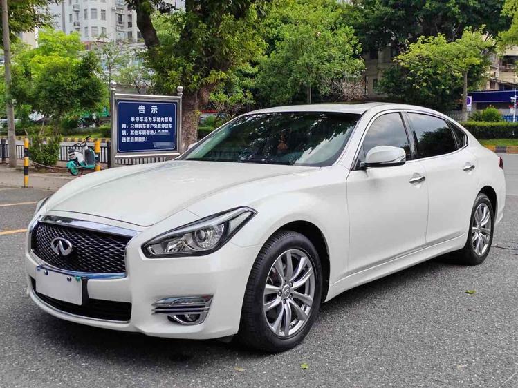 r1014123-infiniti-q70-2017_0