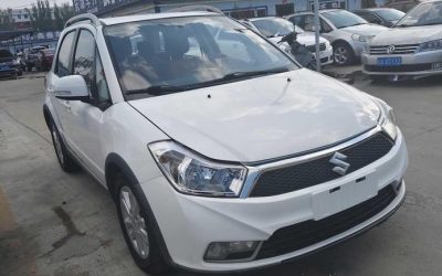 r1014183-suzuki-sx4-2013_0