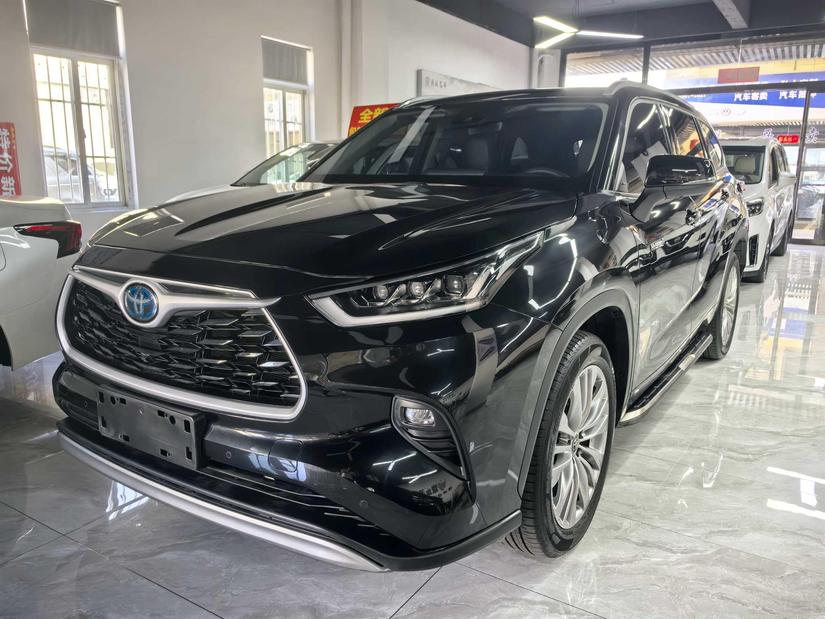 r1014216-toyota-highlander-2021_0