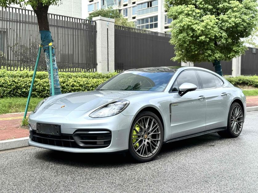 r1014312-porsche-panamera-2022_0