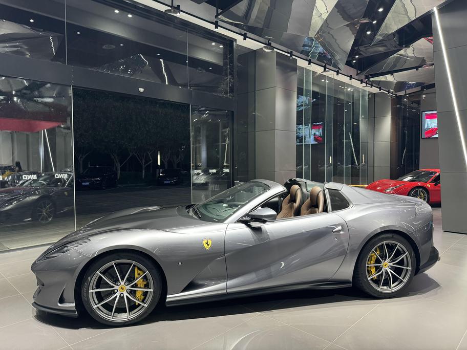 r1014437-ferrari-812-2021_0