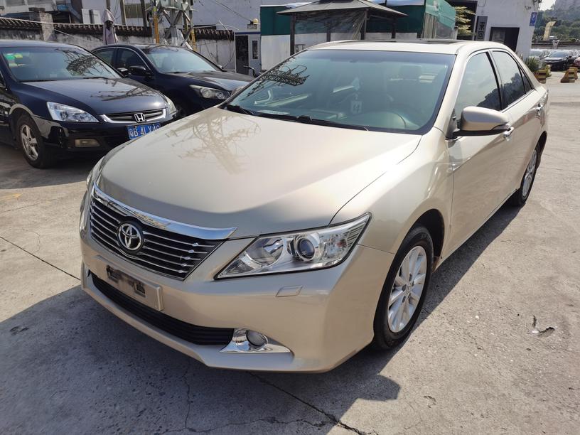 r1014531-toyota-camry-2012_0