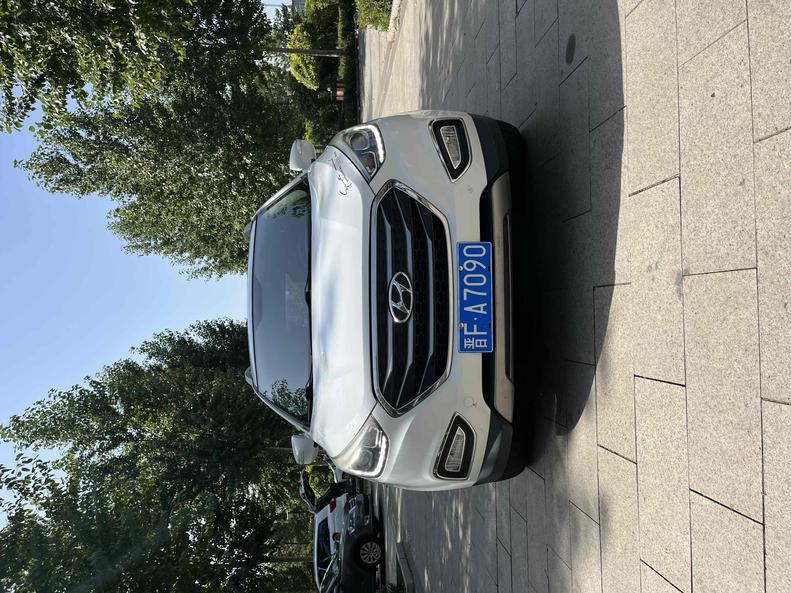 r1014710-hyundai-ix35-2015_0