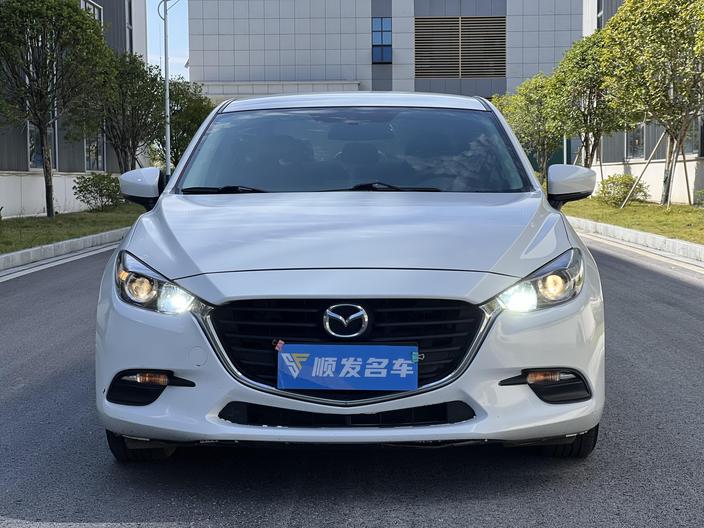 r1014787-mazda3-axela-2019_0