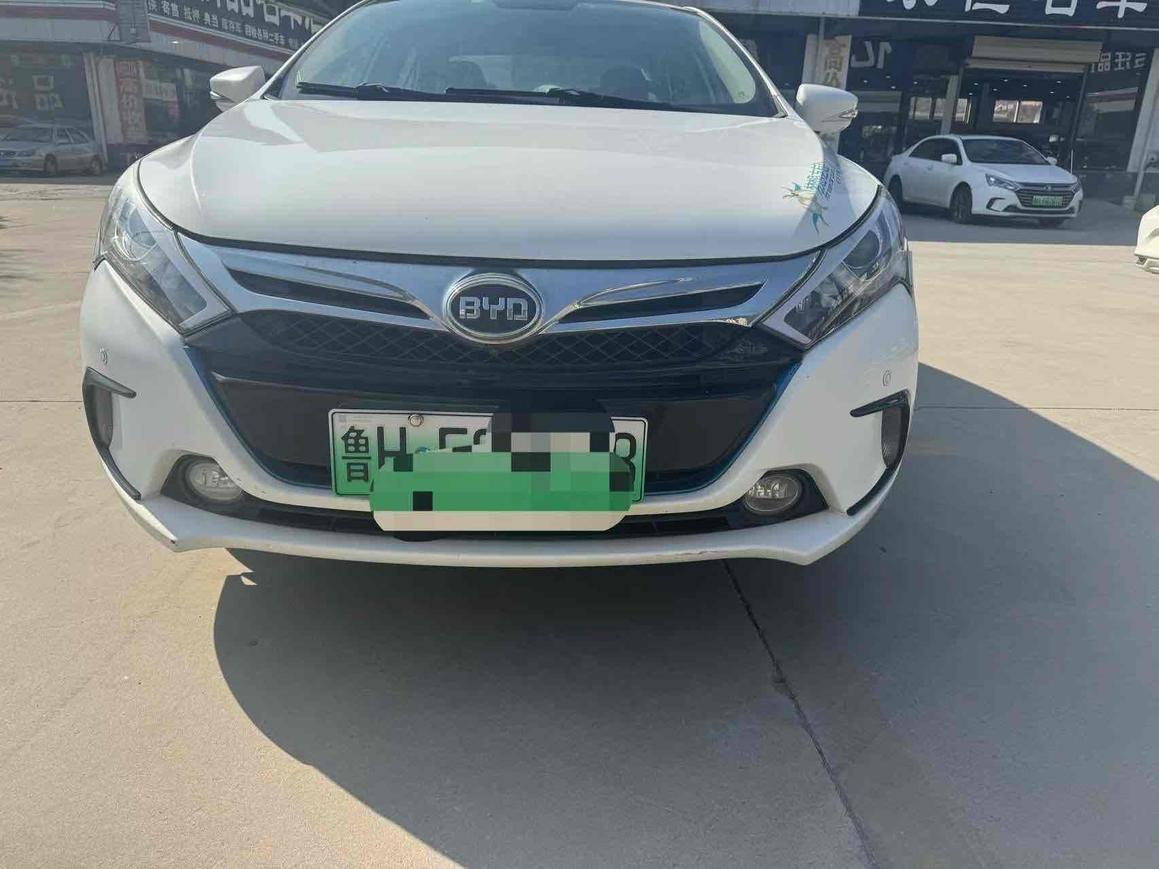 r1015099-byd-qin-ev-2014_0