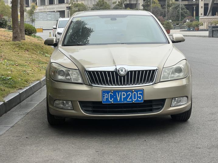 r1015303-skoda-octavia-2012_0