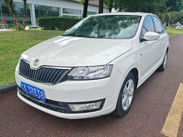r1015396-skoda-rapid-2015_0