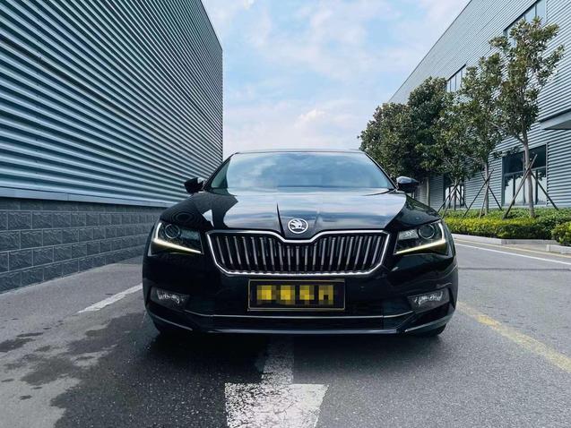 r1015561-skoda-superb-2016_0