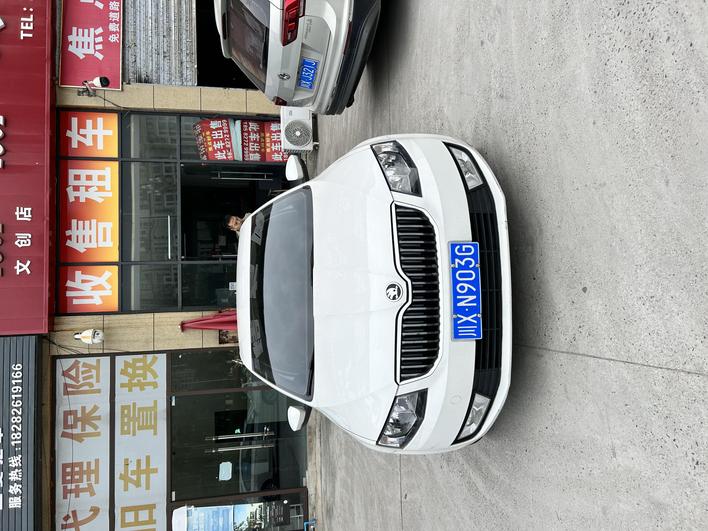 r1015646-skoda-octavia-2015_0