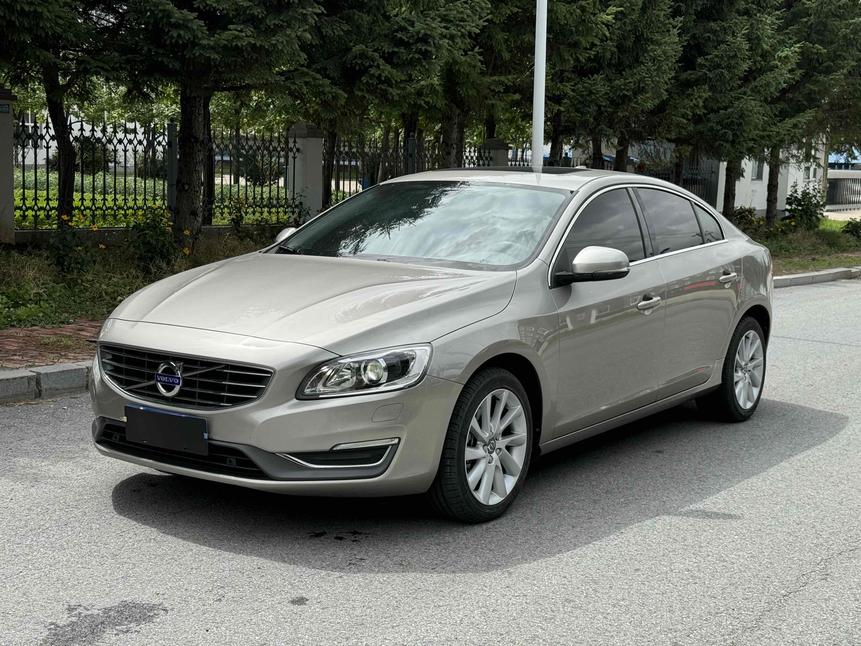r1015807-volvo-s60-2016_0