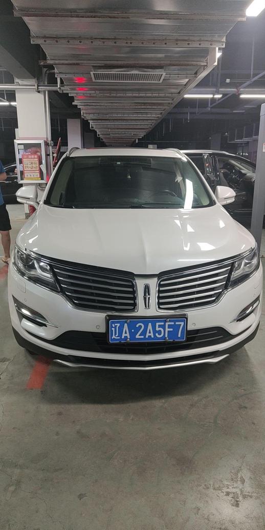 r1015897-lincoln-mkc-2017_0
