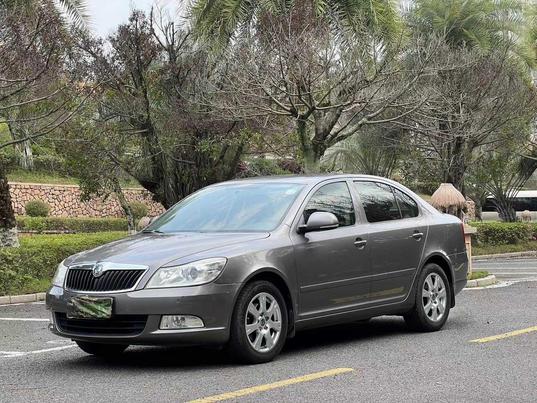 r1015959-skoda-octavia-2013_0